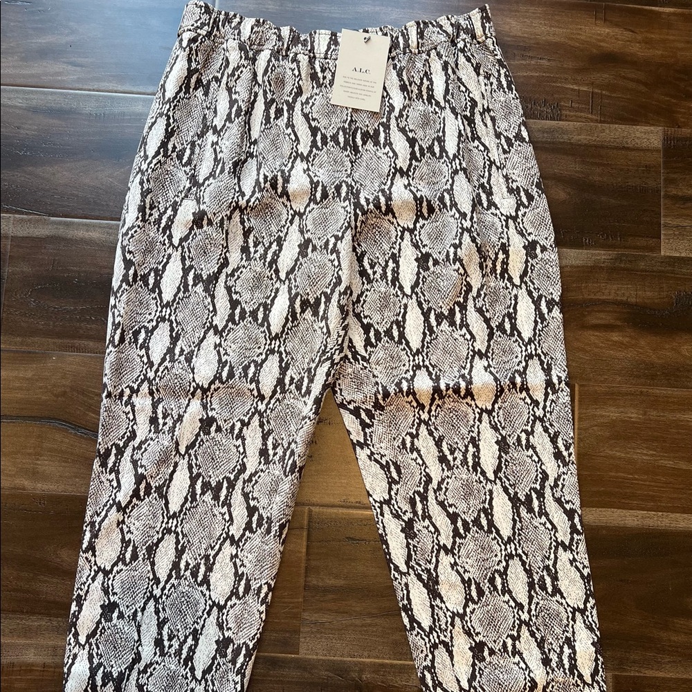 New Women’s A.L.C Print Pants. Size 10 with elastic waist band.
